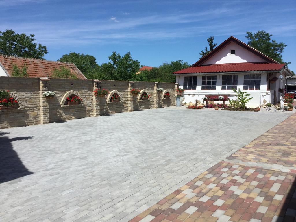 Hotel Jarmila Vendeghaz Balatonberény Exterior foto
