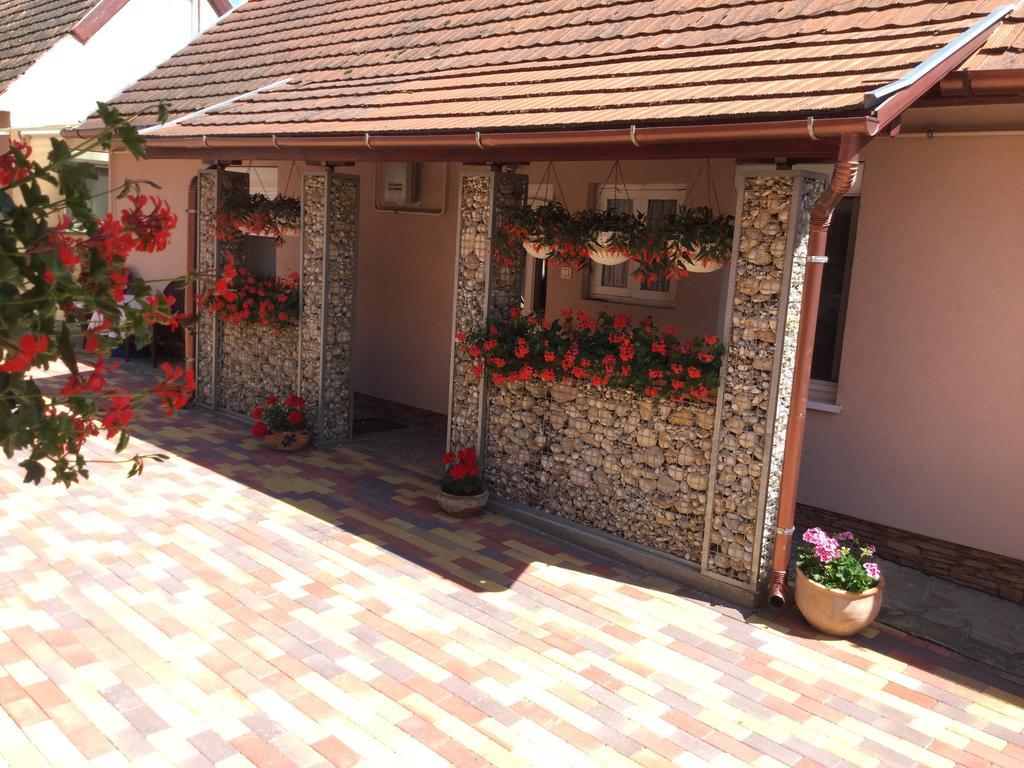 Hotel Jarmila Vendeghaz Balatonberény Exterior foto