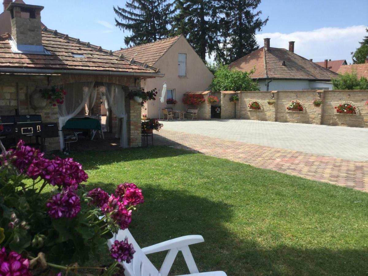 Hotel Jarmila Vendeghaz Balatonberény Exterior foto